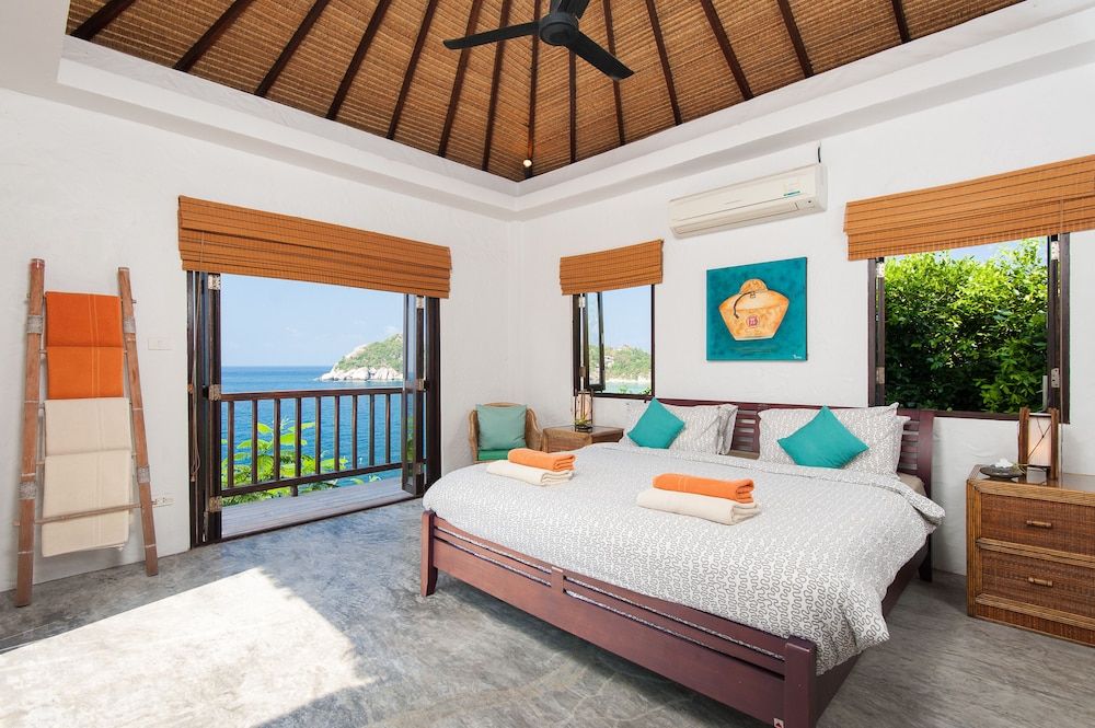 C5 Five-Bedroom Pool Villa Sea Front