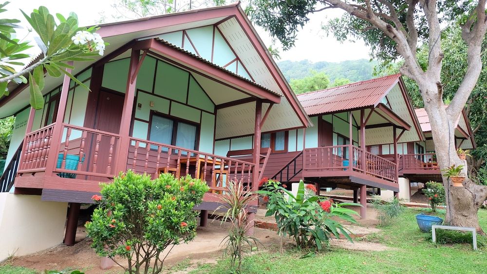 Bungalow Triple Bed