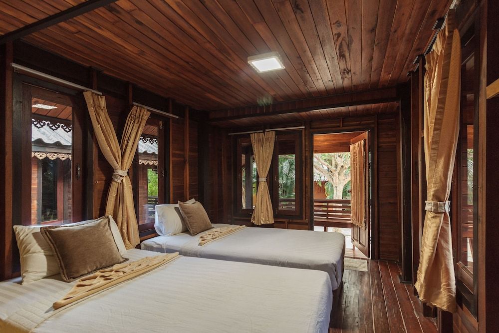 Sabaii Bay Resort Two Person AC Bungalow 2