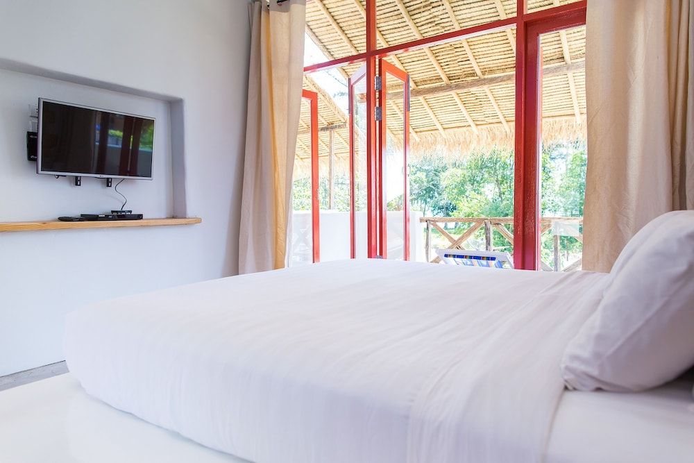 Pajamas Koh Chang Deluxe Double Room, 1 King Bed, Non Smoking, Pool View 3