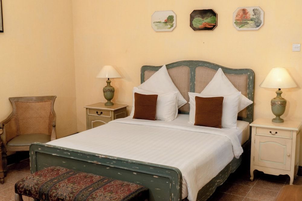 Kayu Arum Resort Deluxe Room 3