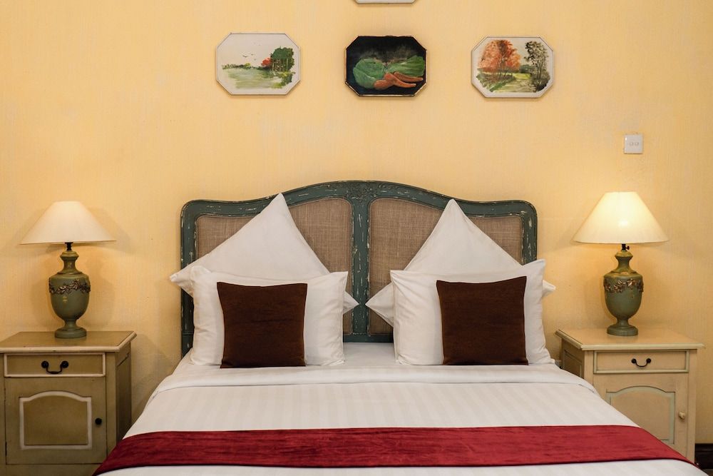 Kayu Arum Resort Deluxe Room 4