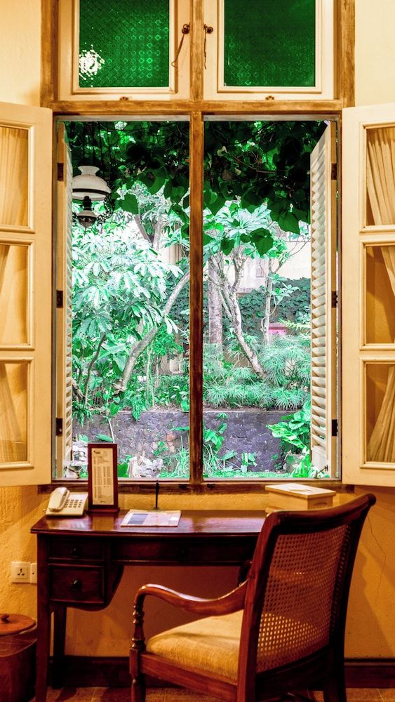 Kayu Arum Resort Executive Room 5