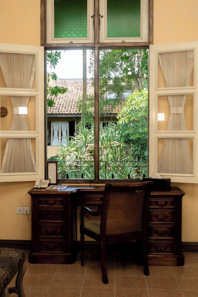 Kayu Arum Resort Deluxe Room 11