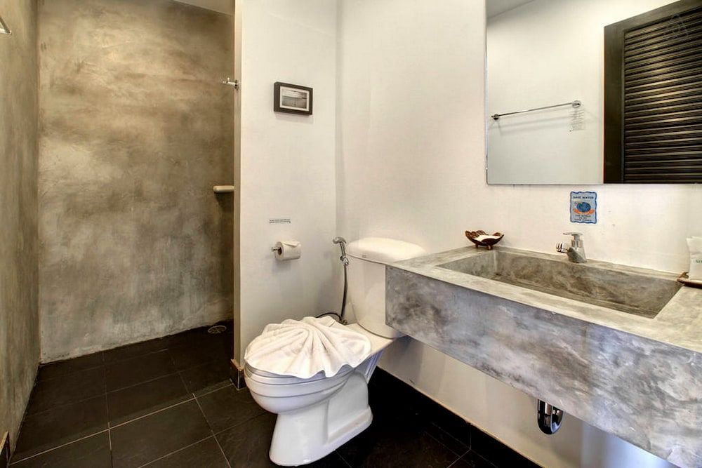 Ideo Phuket Hotel Standard Double Room, 1 King Bed 9