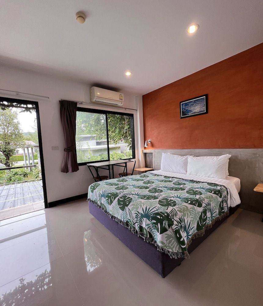 Ideo Phuket Hotel Standard Double Room, 1 King Bed 3