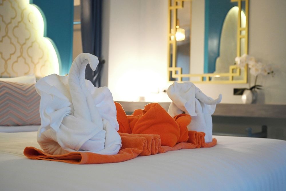 The Kiri Villas Resort King Room with Pool View 4