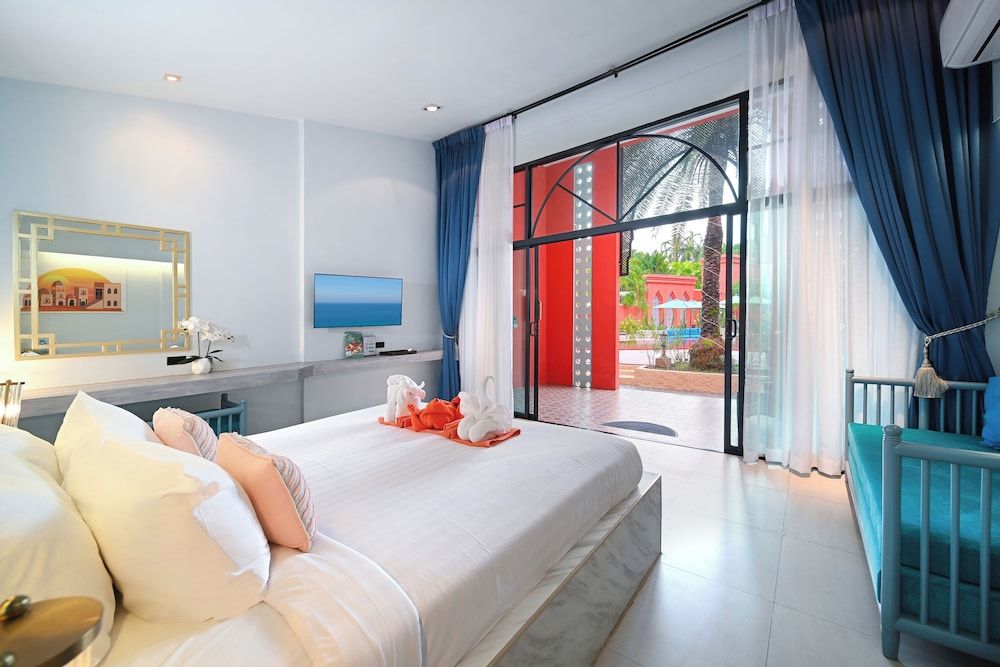 The Kiri Villas Resort King Room with Pool View 5