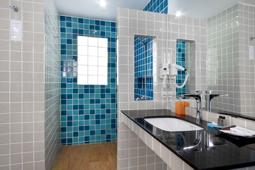 The White Knot Koh Chang Deluxe Room 6