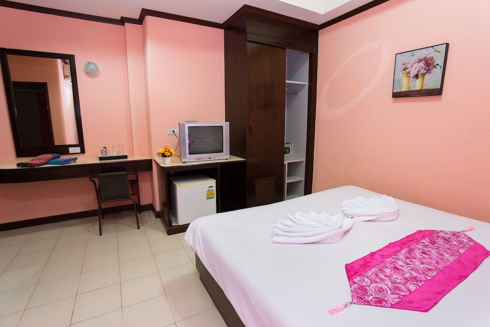 Hotel Grand Orchid Inn Standard Double Room 3