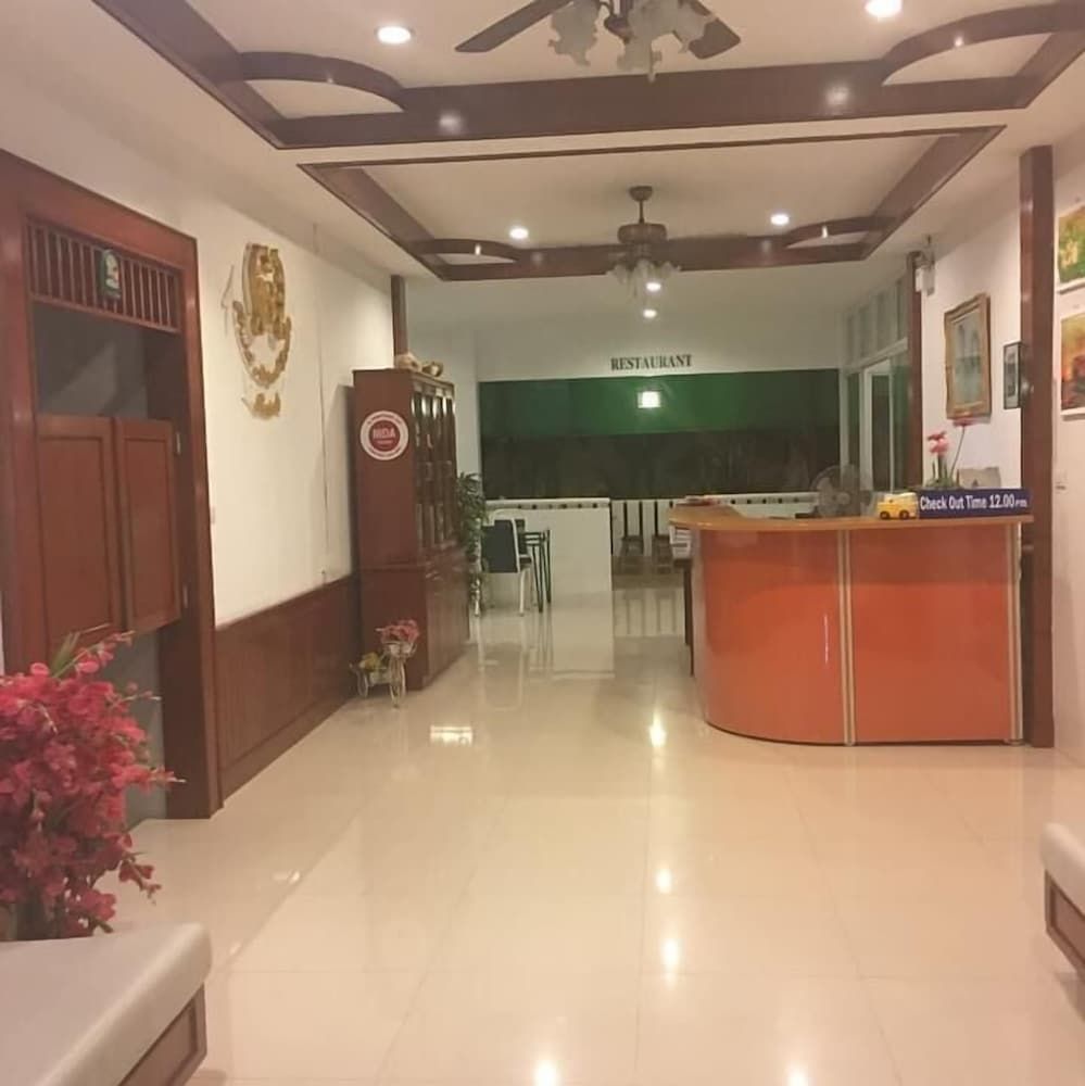 Phuket Airport Sonwa Resort