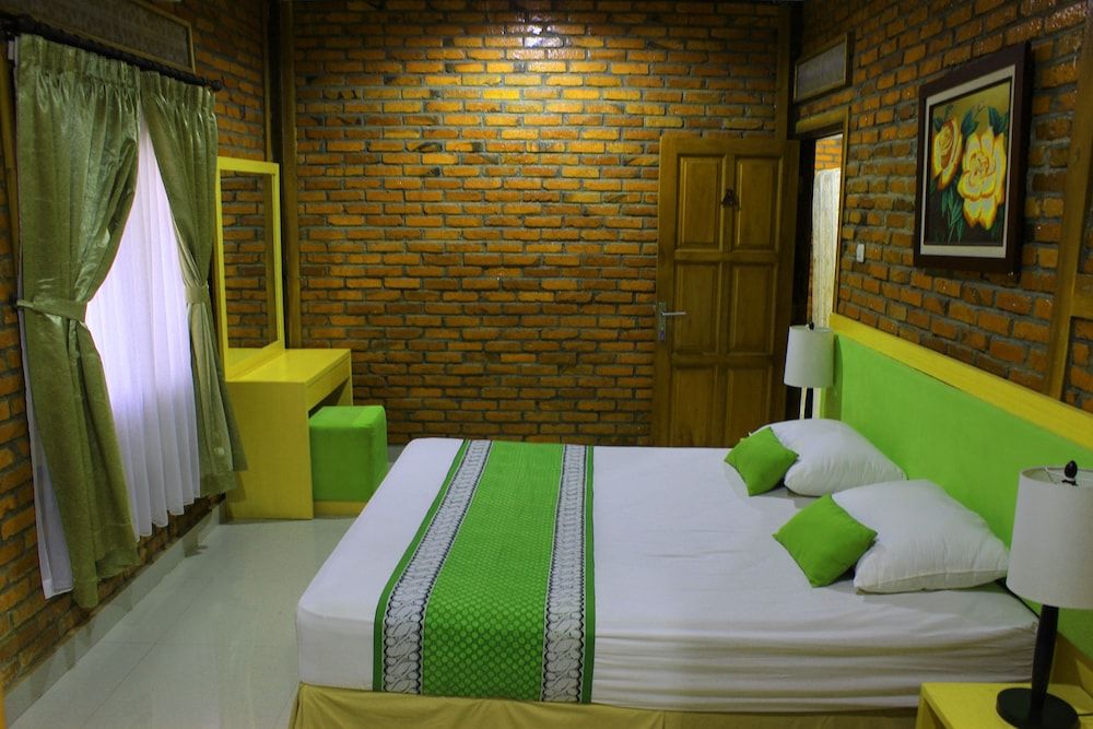 Jambuluwuk Convention Hall & Resort Puncak 4 Bedroom VIP Villa 2