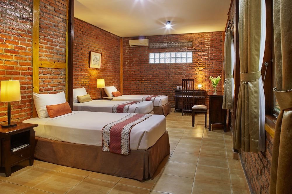 Jambuluwuk Convention Hall & Resort Puncak 4 Bedroom VIP Villa 6