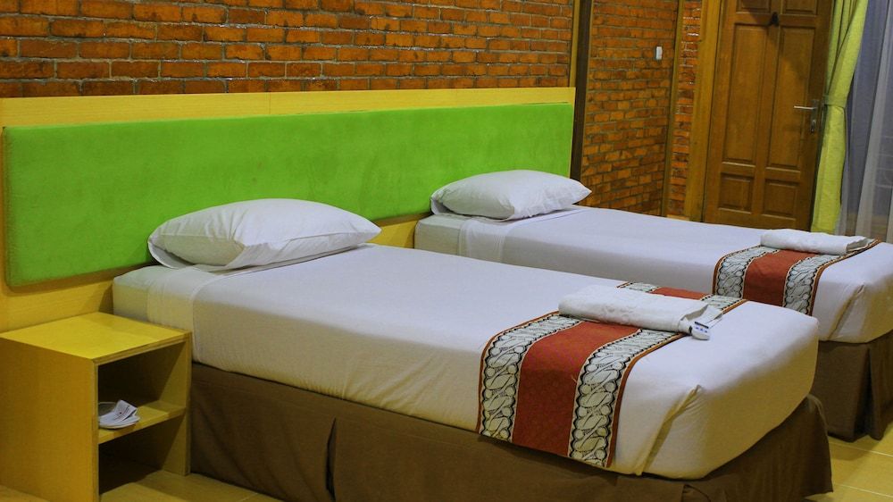 Jambuluwuk Convention Hall & Resort Puncak 3 Bedroom Premier Villa 2