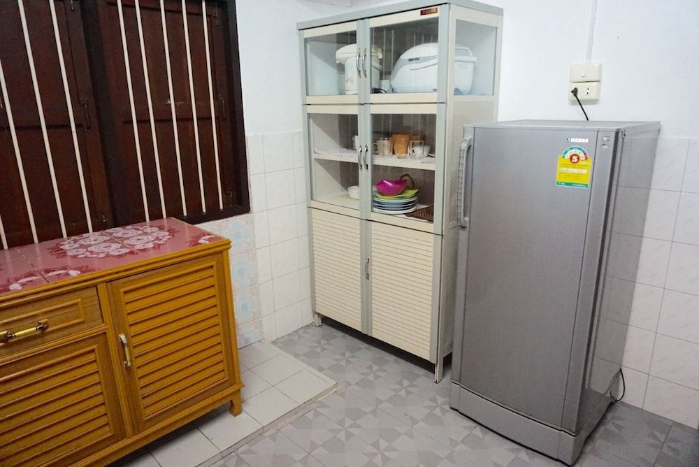 Bang Po Village Beachfront Deluxe Family Bungalow 6