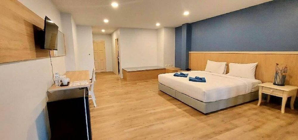 undefined Karon Living Room 3