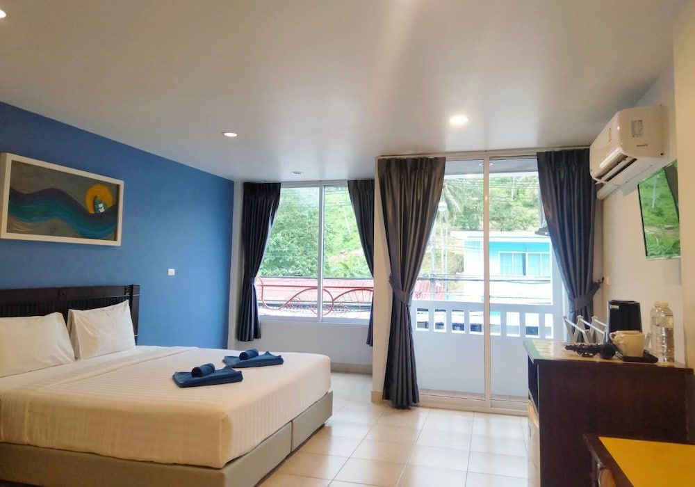 Karon Living Room Superior Basic Room 2