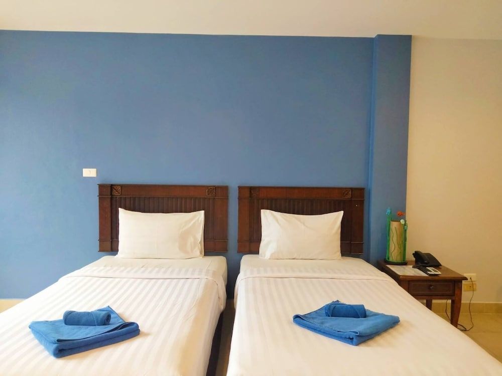 Karon Living Room Superior Basic Room 5