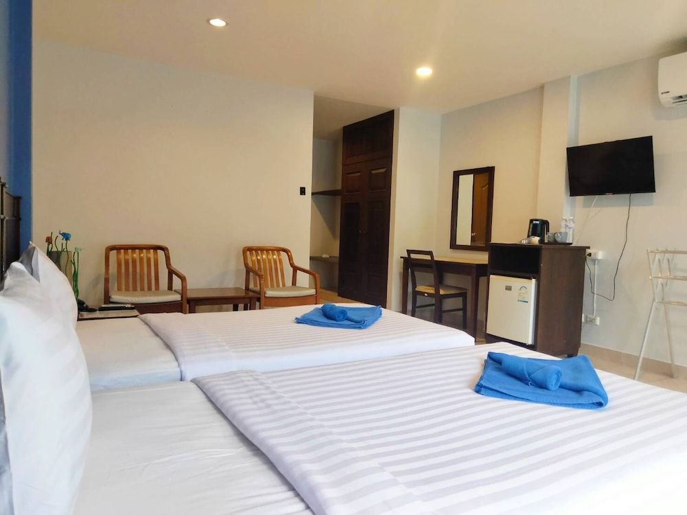 Karon Living Room Superior Basic Room 3