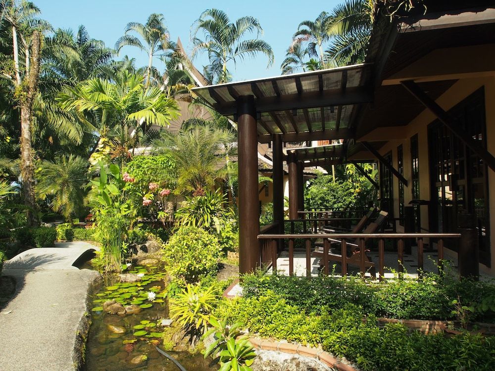 Khao Lak Palm Beach Resort Deluxe Garden Villa 11