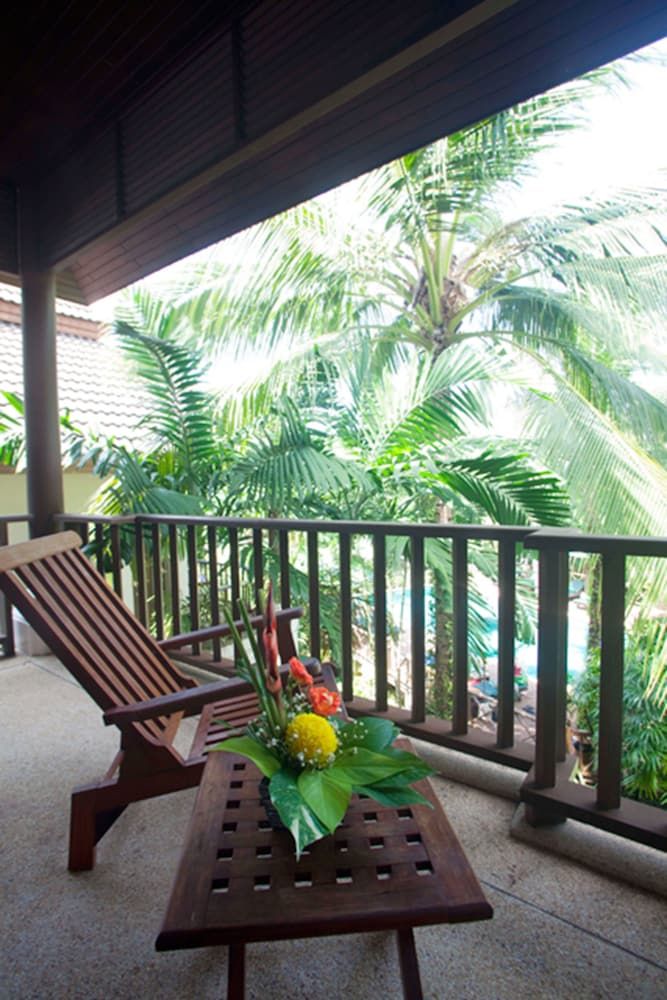 Khao Lak Palm Beach Resort Deluxe Mountain View 2