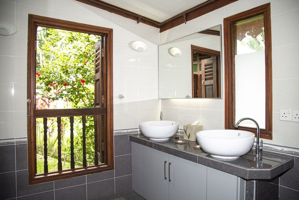 Sunset Valley Garden House 5