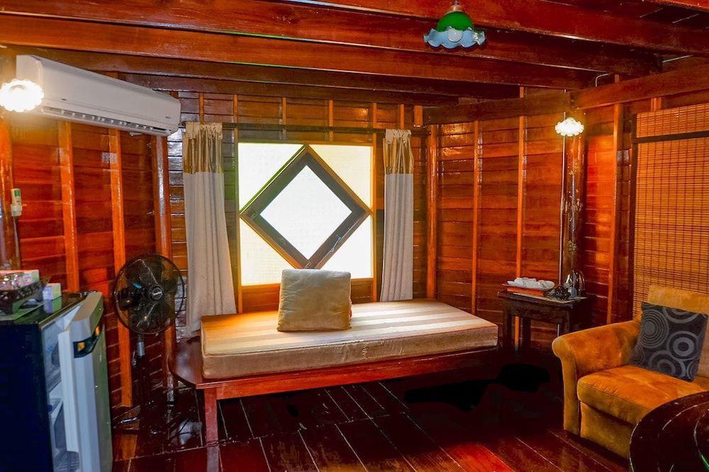 Kaengkrachan Boathouse Paradise Resort Family House 5