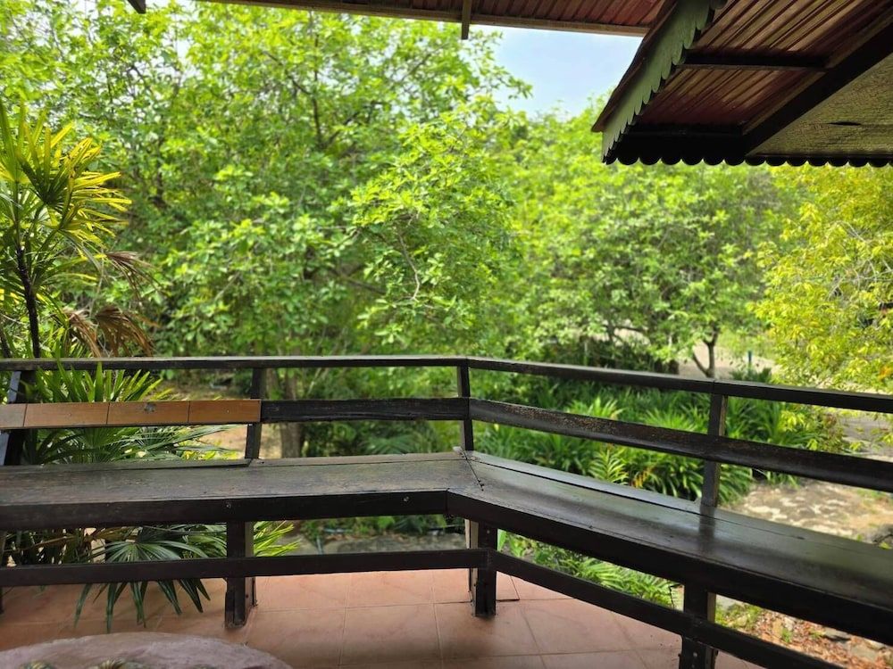 Kaengkrachan Boathouse Paradise Resort Family House 7