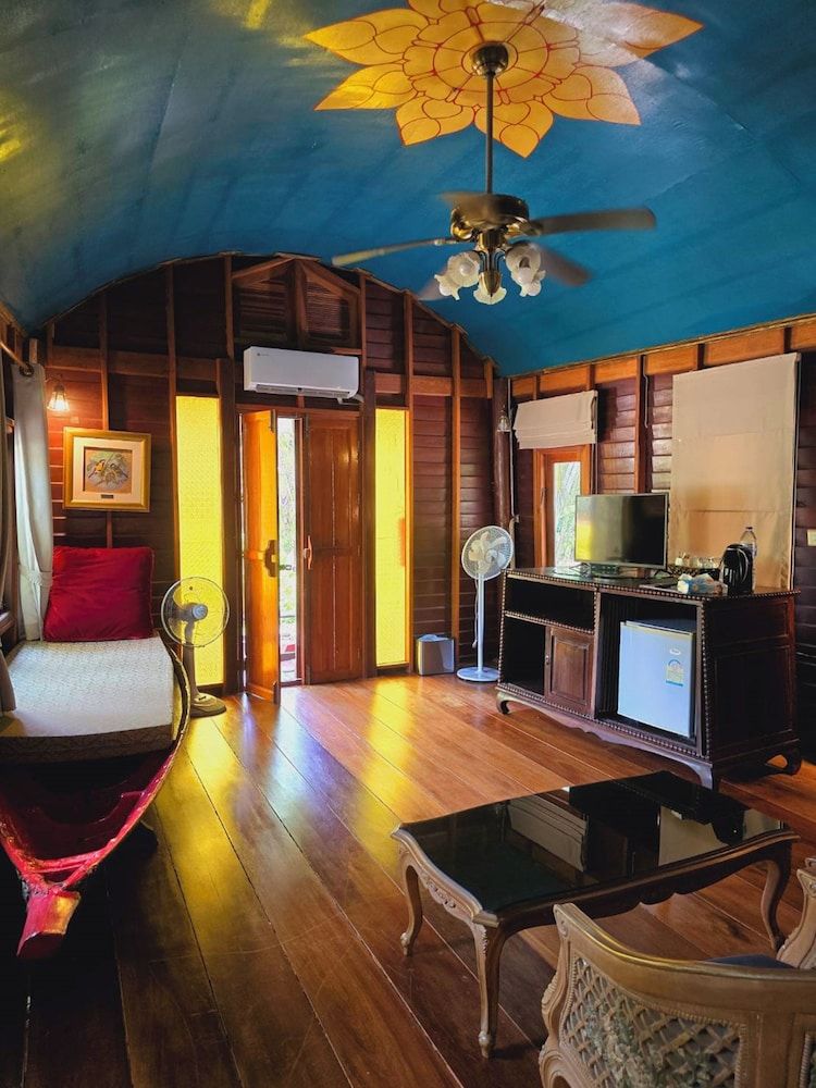 Kaengkrachan Boathouse Paradise Resort Honeymoon Suite, Garden View 9