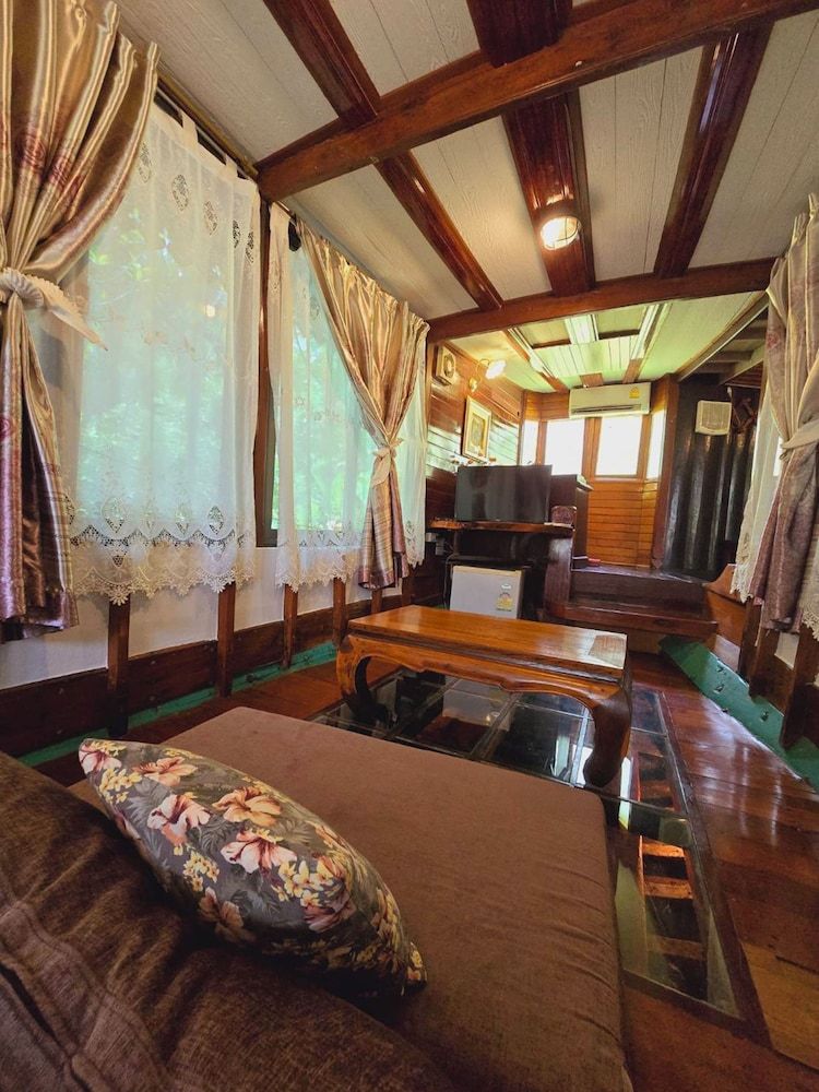 Kaengkrachan Boathouse Paradise Resort Honeymoon Suite, Garden View 4