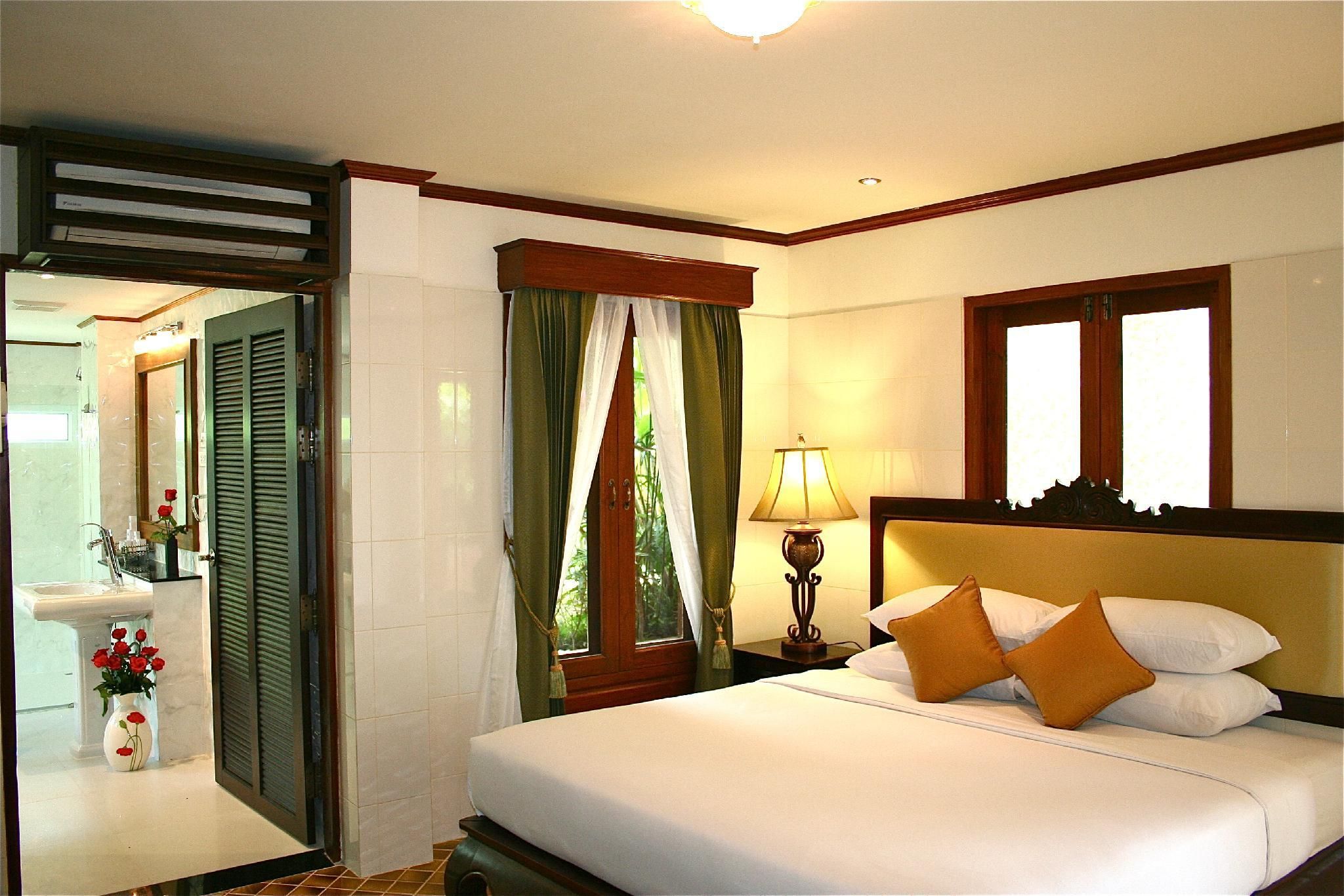 Oriental Siam Resort Deluxe Double Bed 2