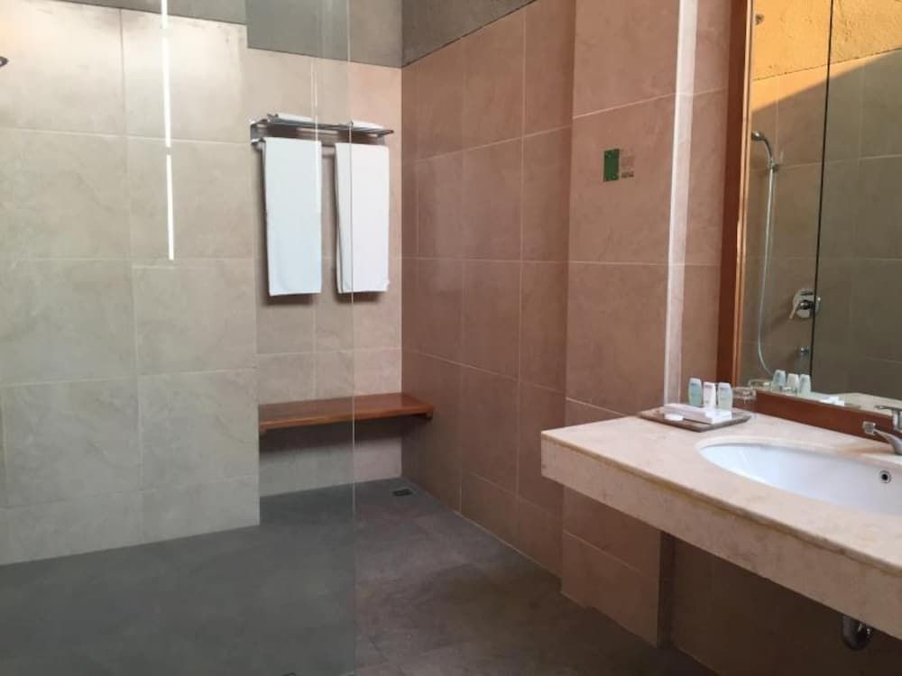 Luwansa Beach Resort Deluxe Double or Twin Room (with Free Return Airport Transfer) 4