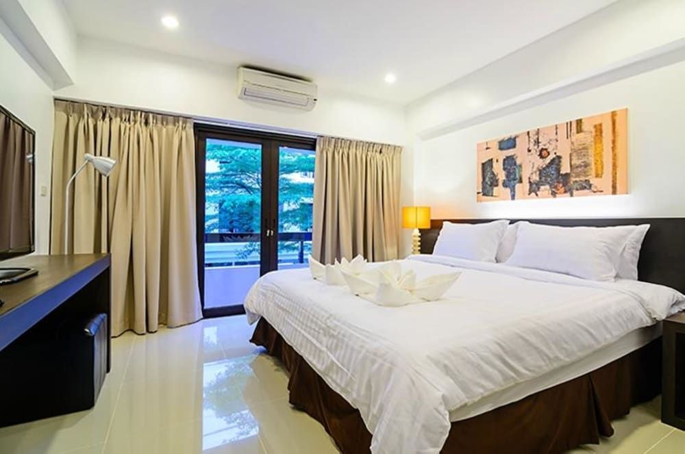 undefined UMA Residence 4