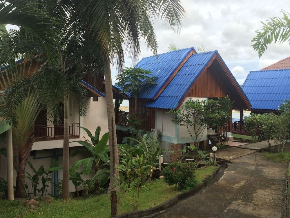 Tharathip Resort Superior Seaview Bungalow 2