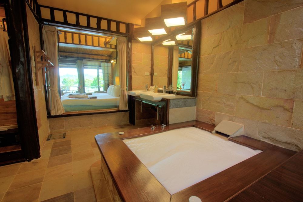 Parama Koh Chang Deluxe Room 16