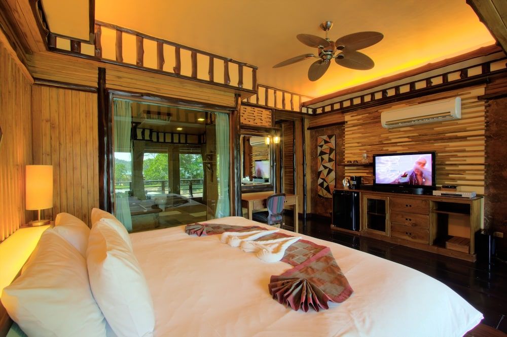 Parama Koh Chang Deluxe Room 2