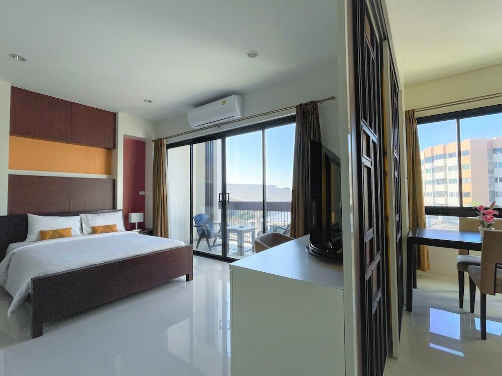 undefined The Empire Nimman 10