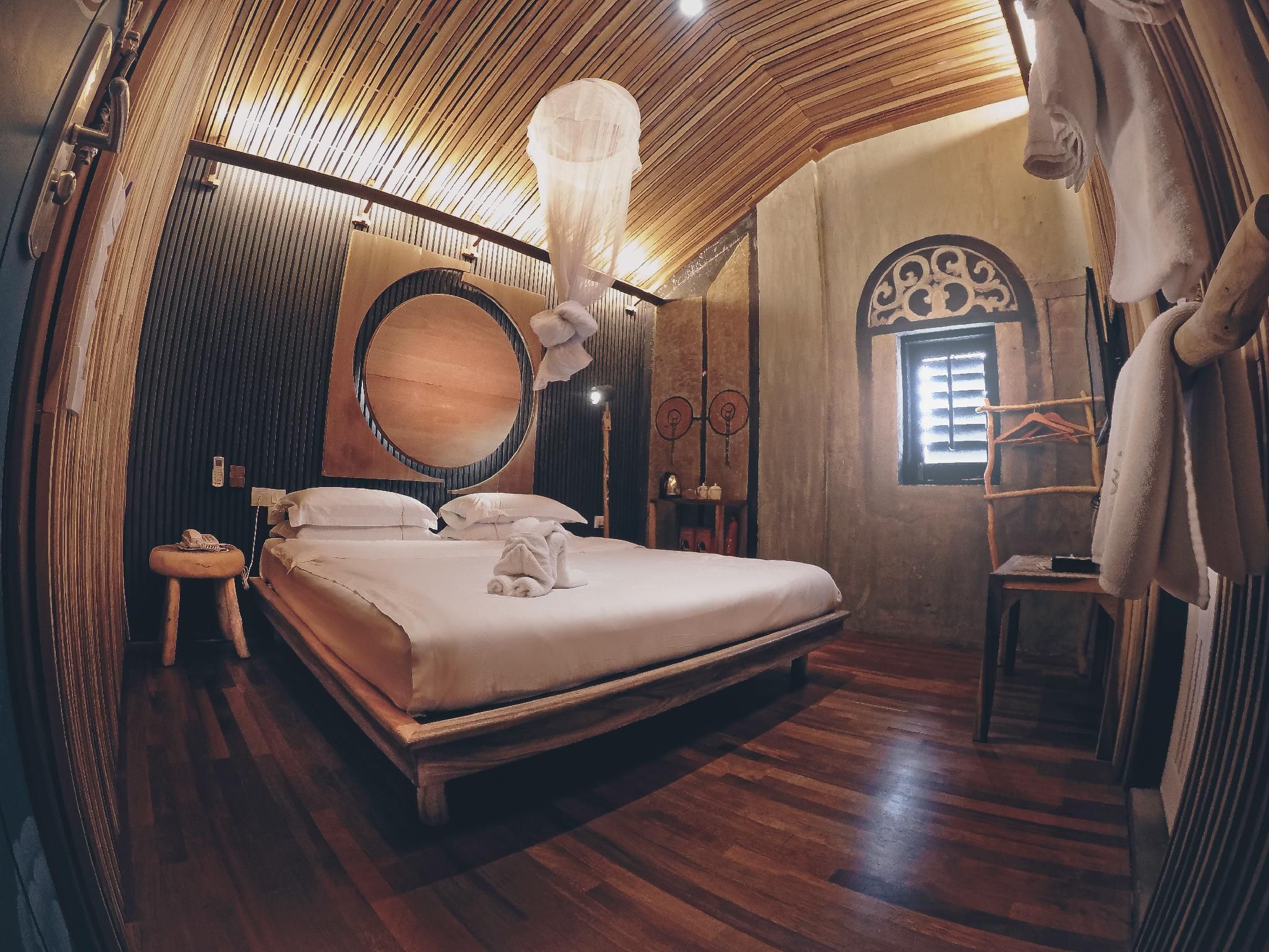 The Happy 8 Retreat @ Old Town Attic Cabin