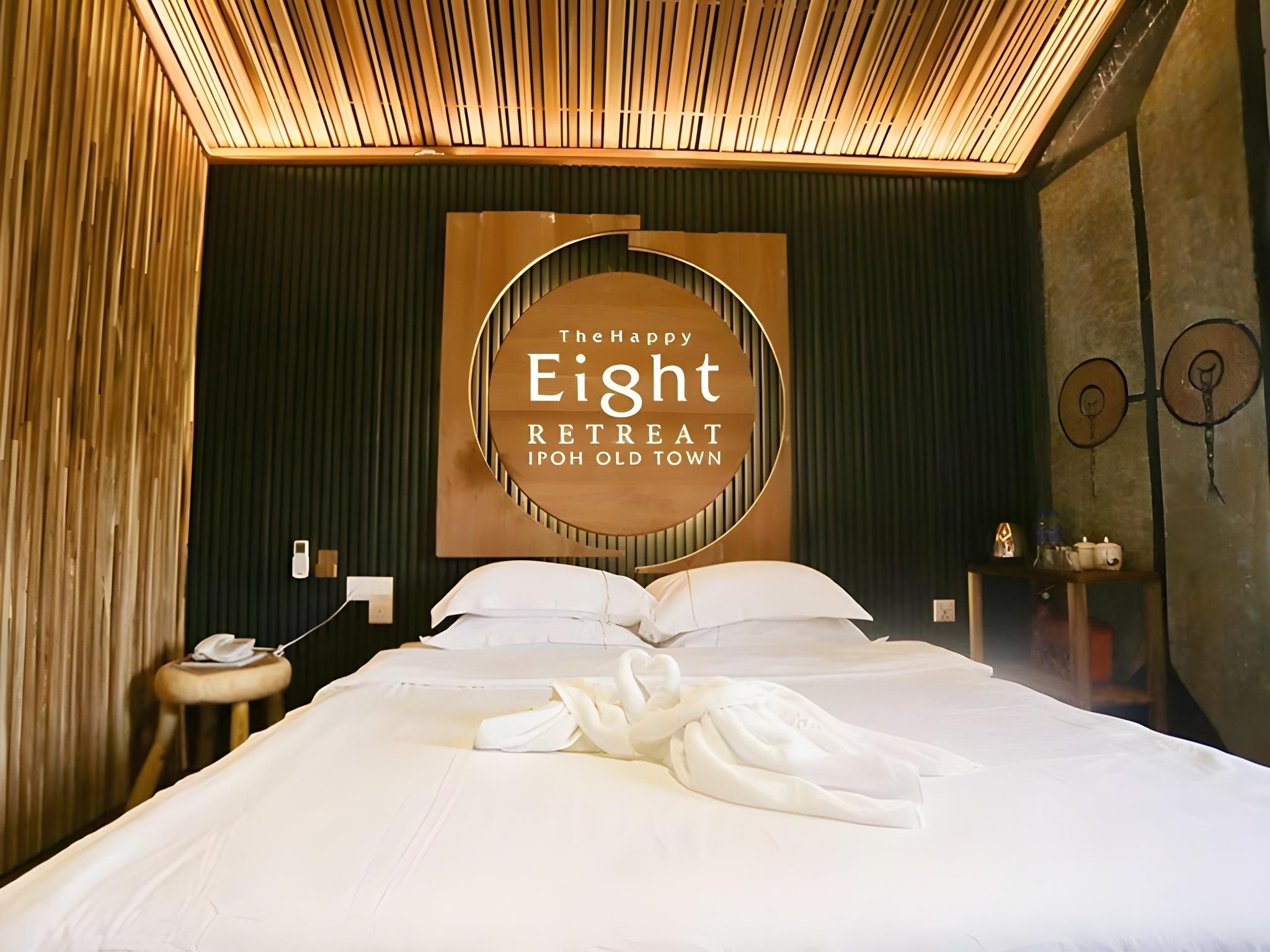 The Happy 8 Retreat @ Old Town Attic Cabin 2