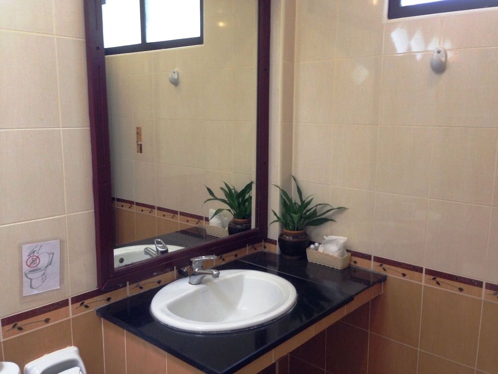 Bailan Beach Resort Superior Bungalow 7