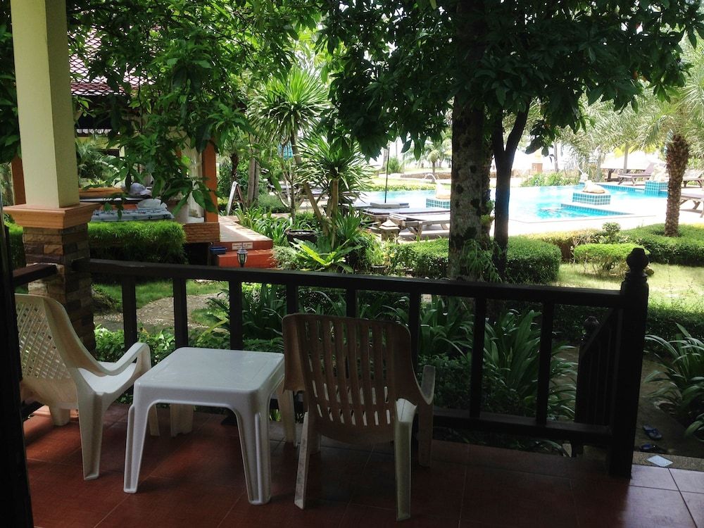 Bailan Beach Resort Superior Bungalow 5