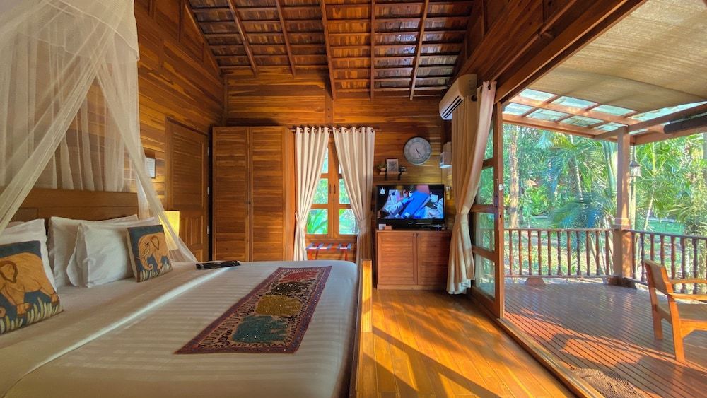 Superior Room, 1 King Bed, Terrace