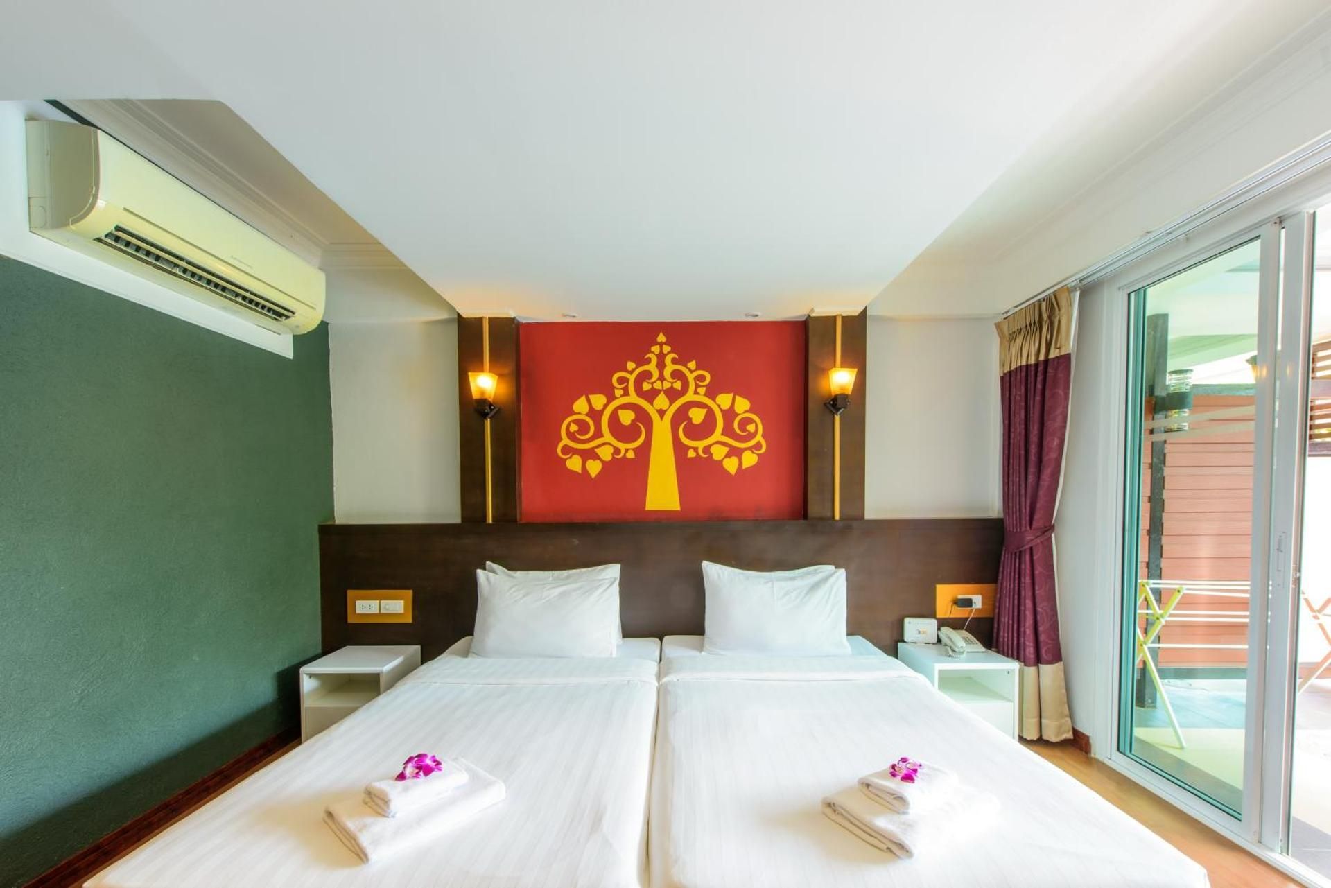 Deluxe Pool Access Room