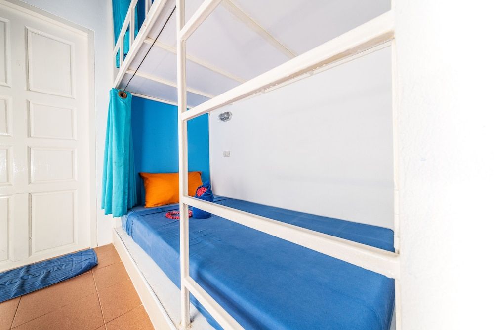 Mixed Dorm 8 Beds