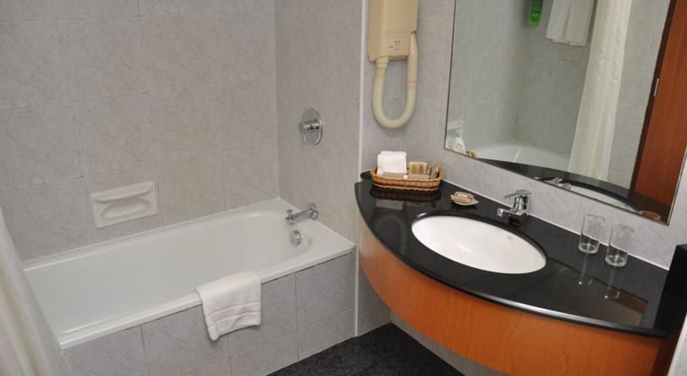 Parkcity Everly Hotel Deluxe Double or Twin Room 3