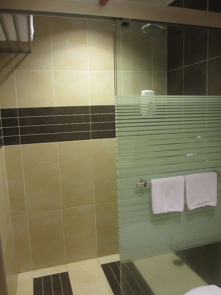 Sanbay Hotel Standard Twin Room 4