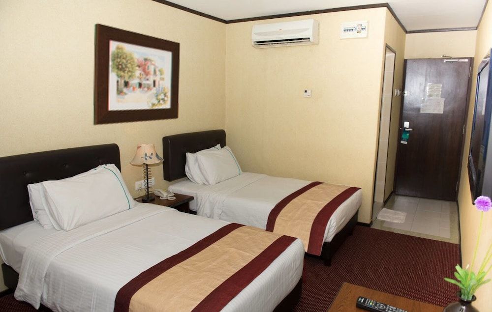 undefined Hotel Vistaria 3