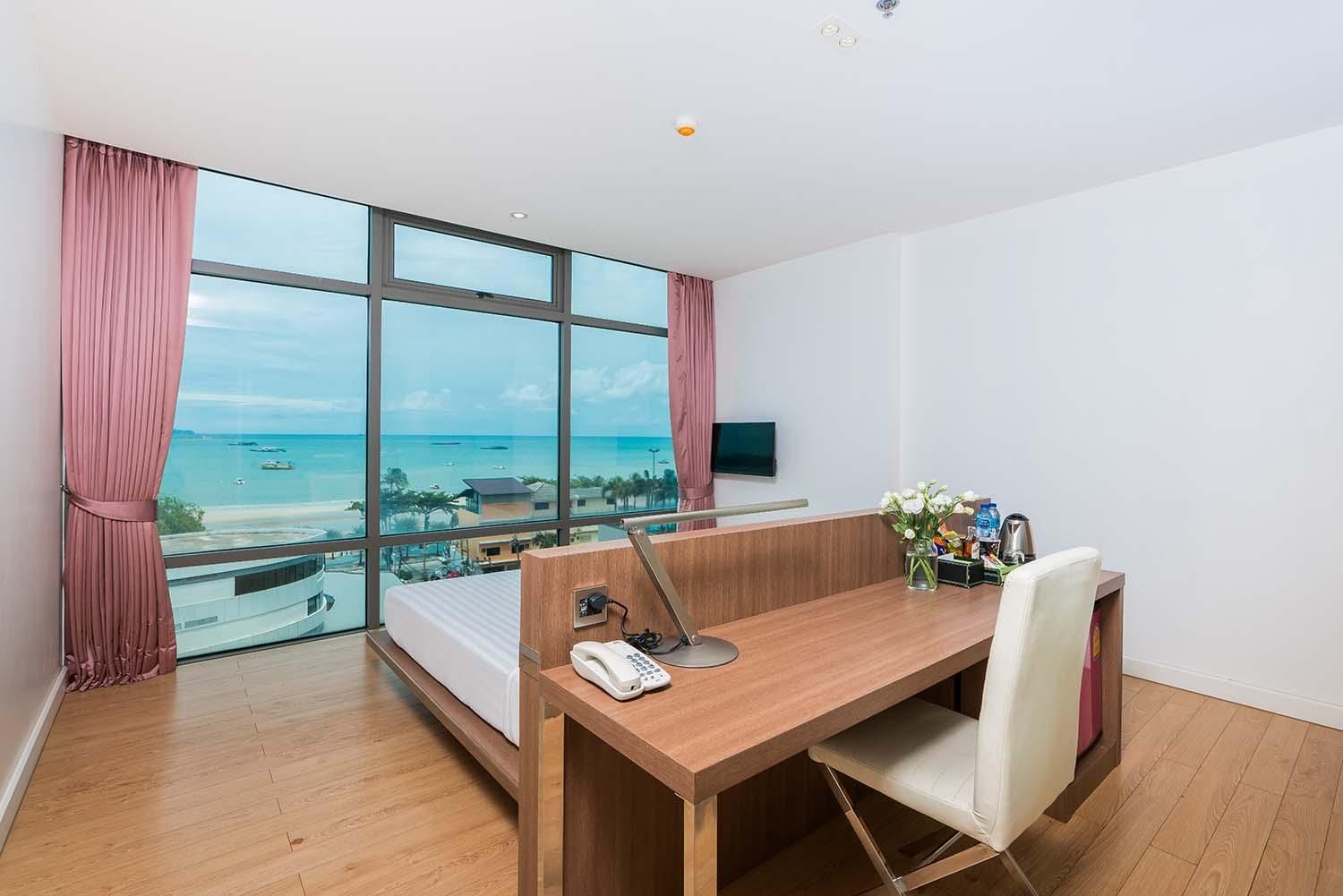 Superior Sea View King Bed