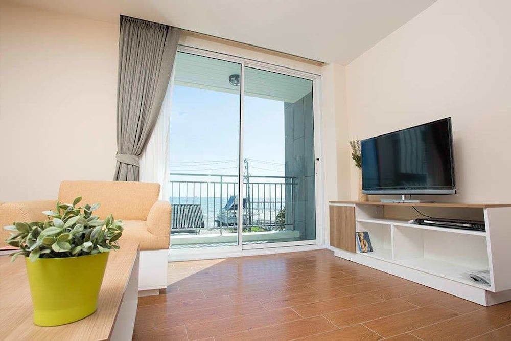 BBG Seaside Luxurious Service Apartment One Bedroom Suite 9