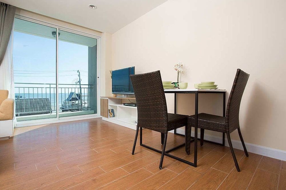 BBG Seaside Luxurious Service Apartment One Bedroom Suite 3